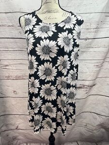 Grace Womens Sleeveless Top Size XL Black White Floral Pattern Round Neck Casual